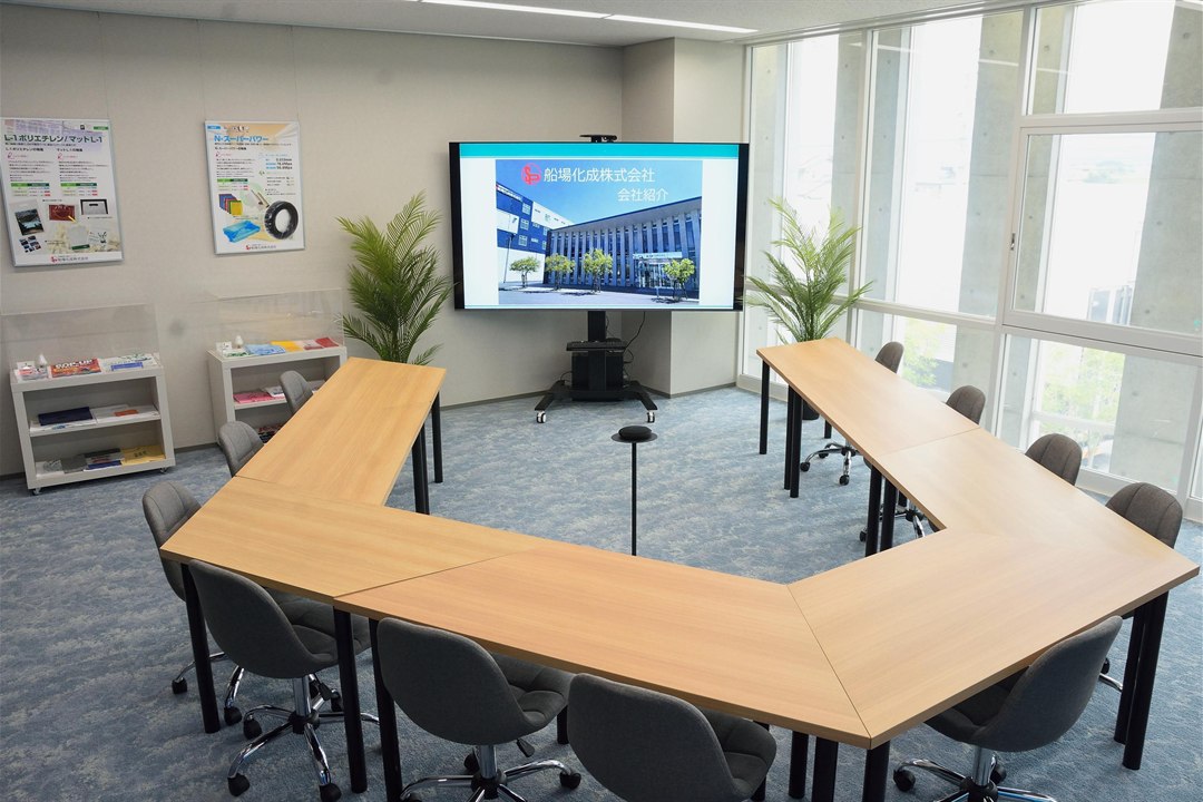 本社 来客用商談室